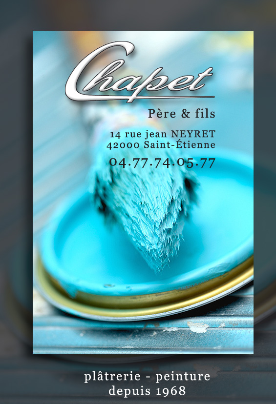 CHAPET Père & Fils - Entreprise de Plâtrerie Peinture à Saint-Etienne (42) Image d'une brosse de peintre posée sur le couvercle d'un pot de peinture turquoise illustrant d'un point de vue artistique l'entreprise CHAPET Plâtrerie Peinture.